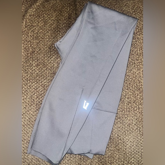 Vuori Evolve Leggings Women’s XS  Smoke Gray High Waisted Performance Yoga - Picture 3 of 4